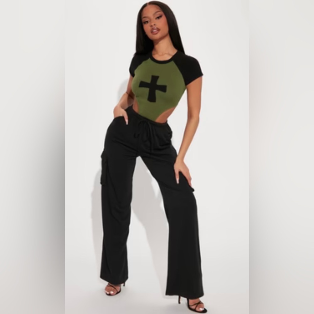 Fashion nova jumpsuit